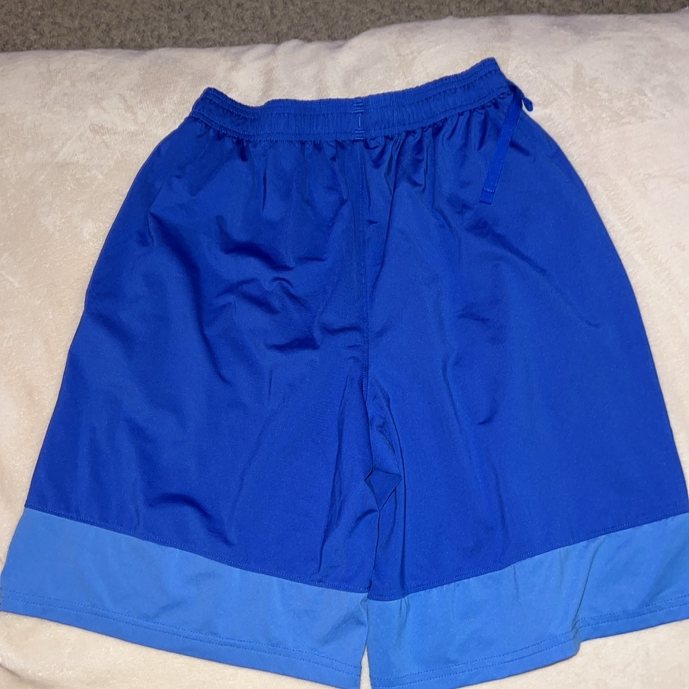 Under Armour athletic shorts - Picture 2 of 2